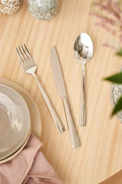 Kniv Med Blank Overflate